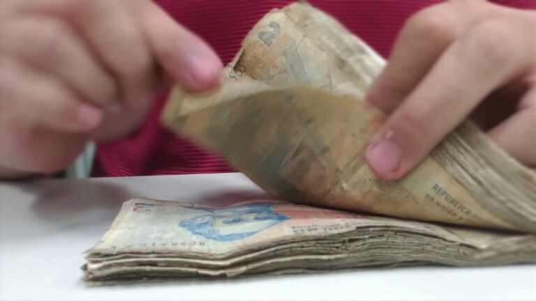 El valor actual de un billete de 2 pesos argentinos
