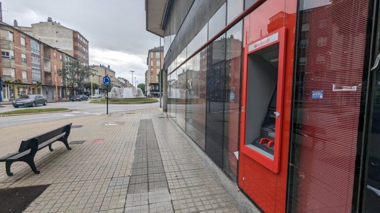 Los Mejores Cajeros en Flores: Encuentra el m&aacute;s cercano a ti